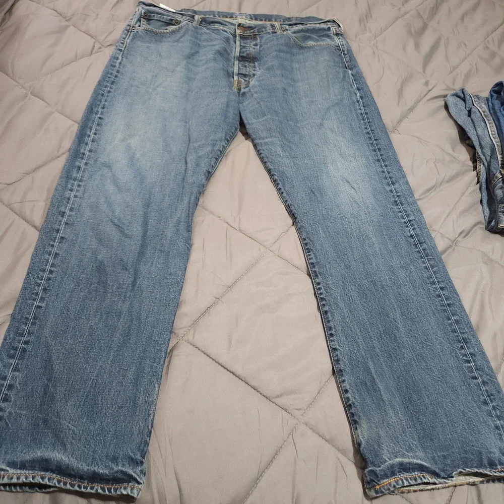 Levi's 501 Jeans Men's 42x32‎ High Rise Button Fly USA Light Wash 100% Cotton
